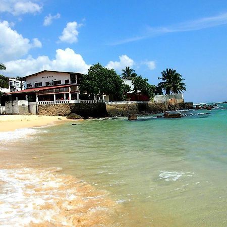 Sun N Sea Hotel Unawatuna Buitenkant foto